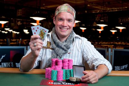2010 Bracelet Champion #38 -- Valdemar Kwaysser